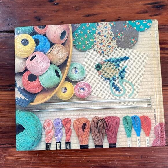 Vintage Reader’s Digest Complete Guide to Needlework 1979 hardcover-Good - Picture 3 of 5